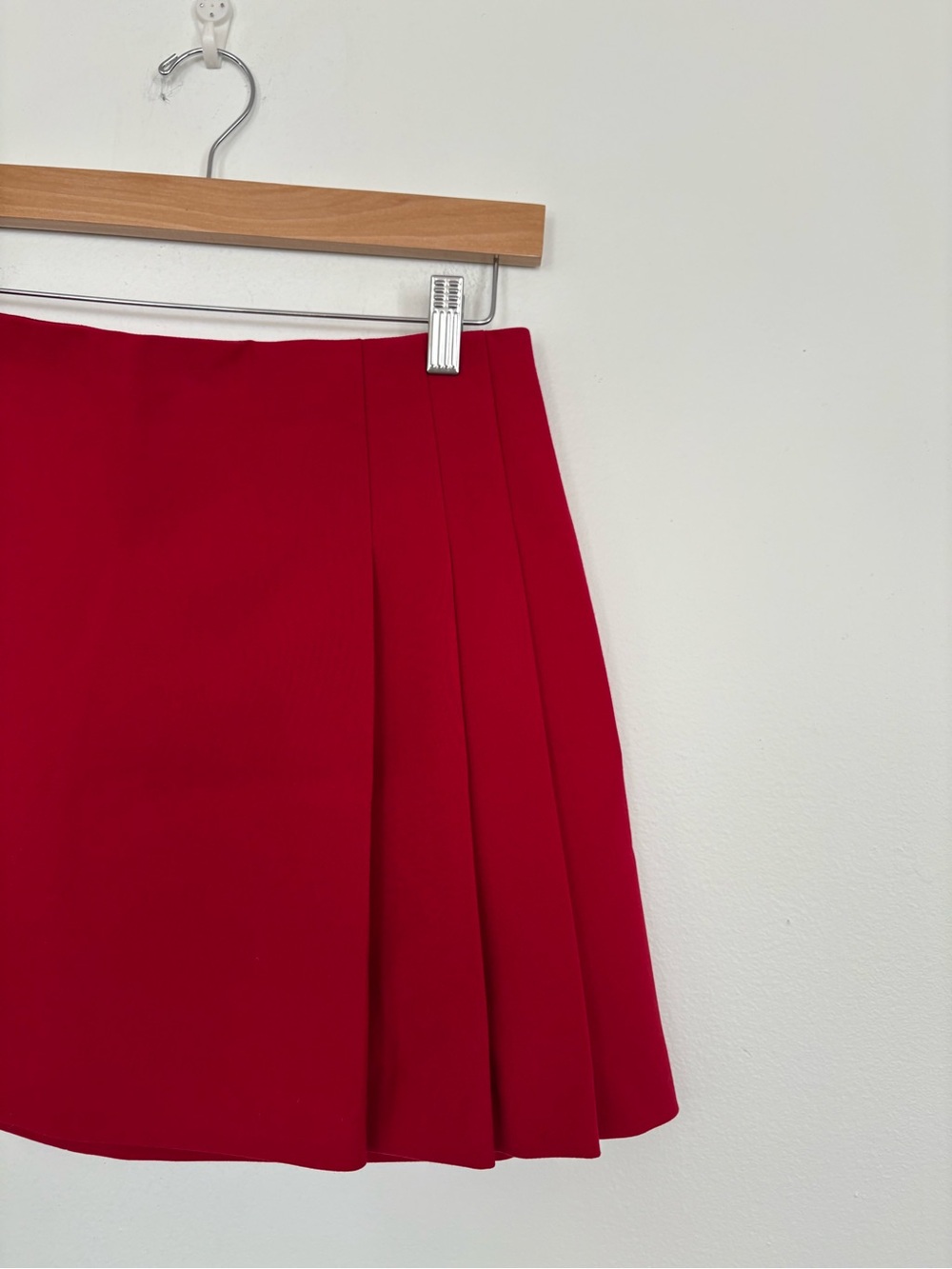 Alice + Olivia || Semira Pleated Mini Skirt in Deep Ruby Red 6 - Picture 3 of 9